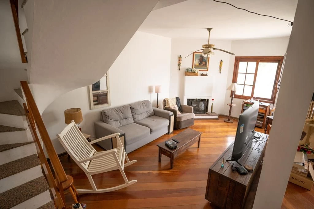 Maravilhosa casa com piscina na Colina do Sol