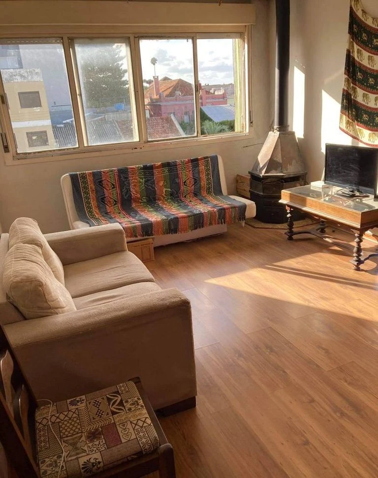 Amplo apartamento no centro de Pelotas